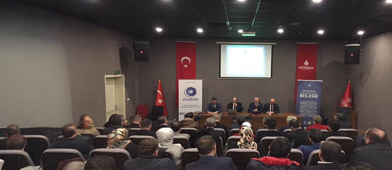 Beş Asır Mukaddes Emanetler